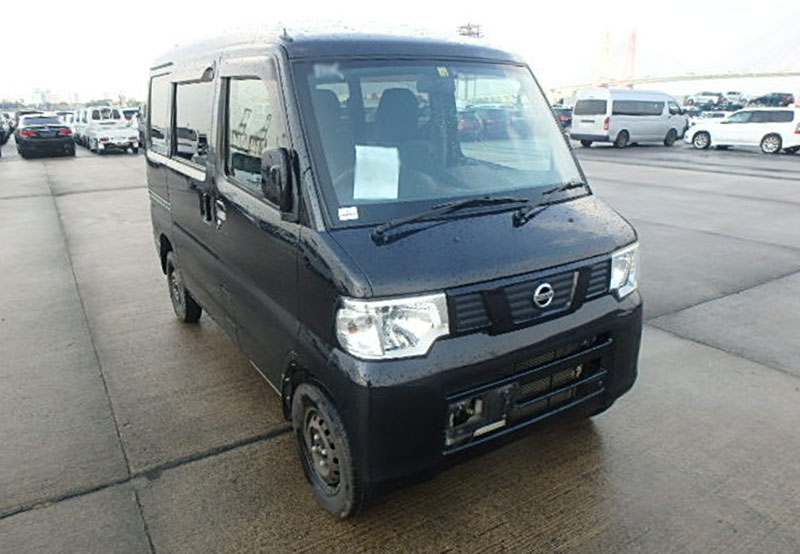 Nissan clipper van